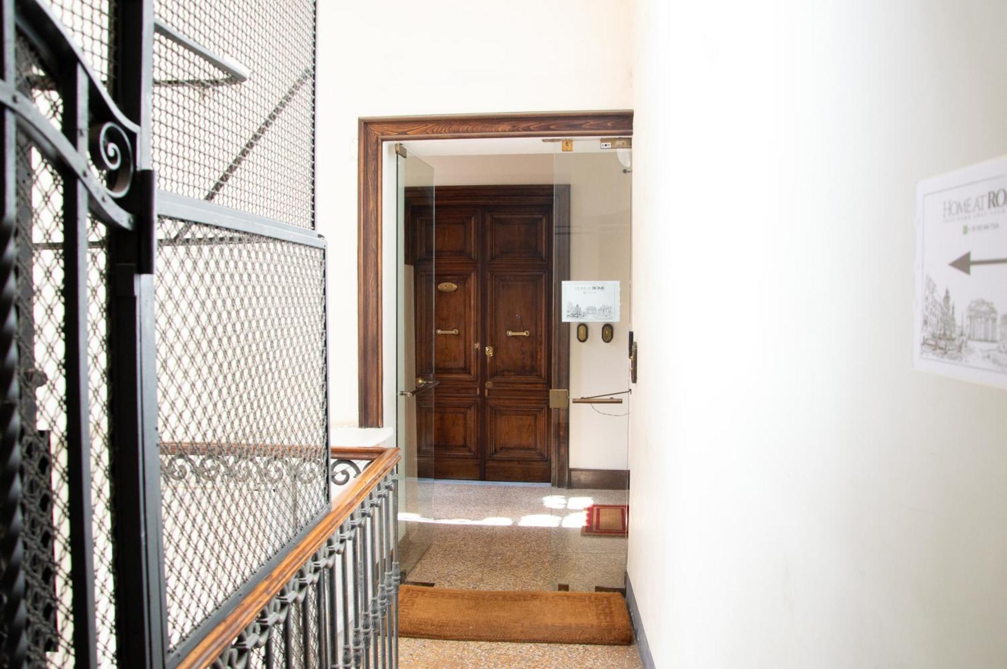 Home At Rome Luxury Navona Suites Exterior photo