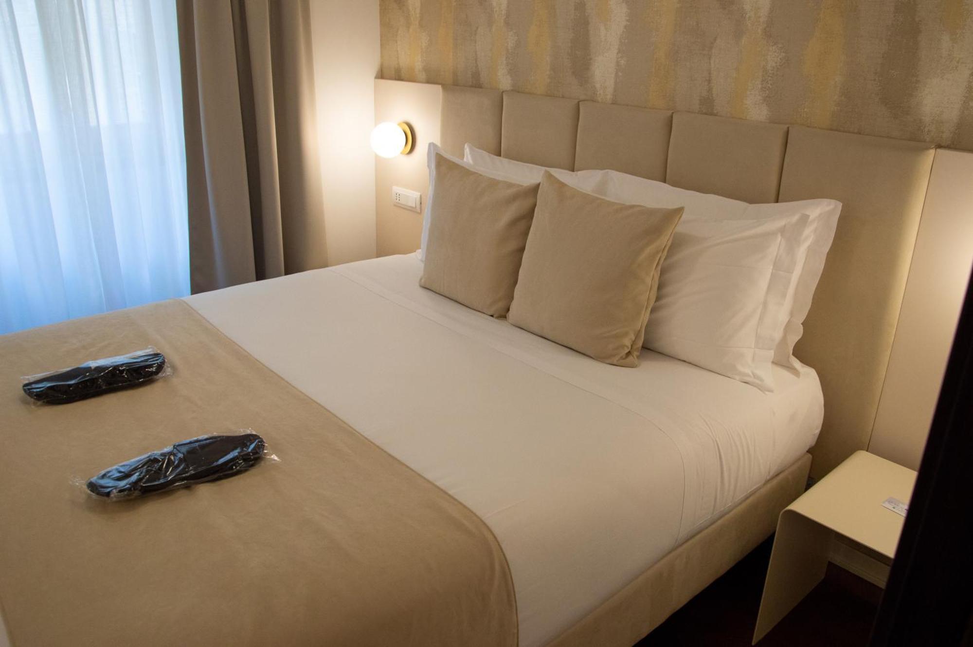 Home At Rome Luxury Navona Suites Exterior photo