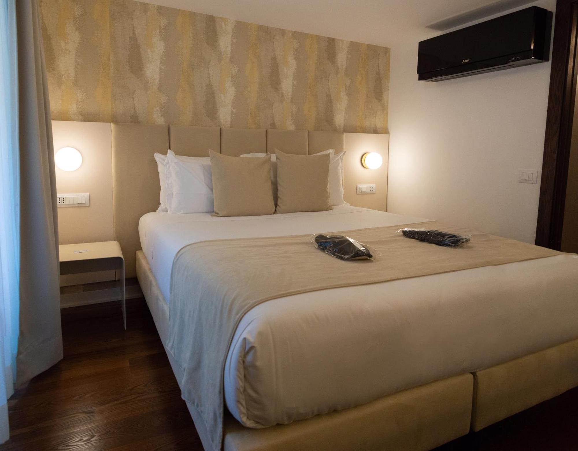 Home At Rome Luxury Navona Suites Exterior photo